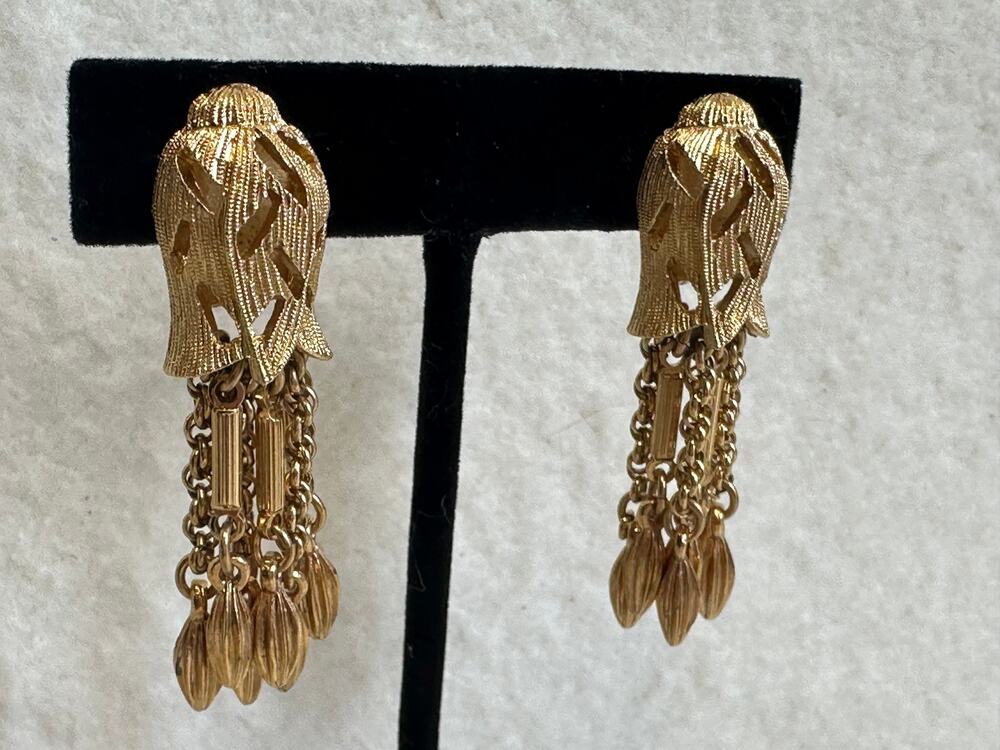 Vintage MONET Gold Tone Tassel Earrings Damita Clip On Dangle Fringe Sgnd PAT'D